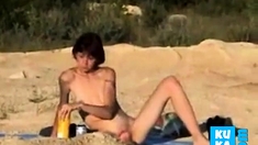 Beach-nudist